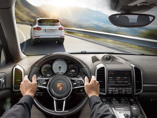 Tempostat s regulací odstupu vozidla vč. Porsche Active Safe (PAS)